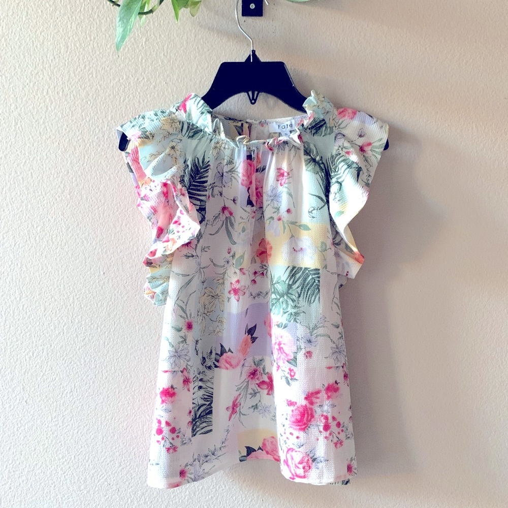 Fate Woman’s Floral sleeveless Top Great Condition